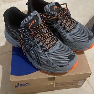 BRAND NEW. ASICS MEN SZ 13.